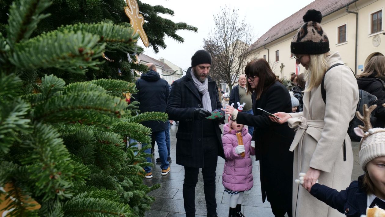 Ukras, radost ponesi franjevački trg advent 2025 (48)