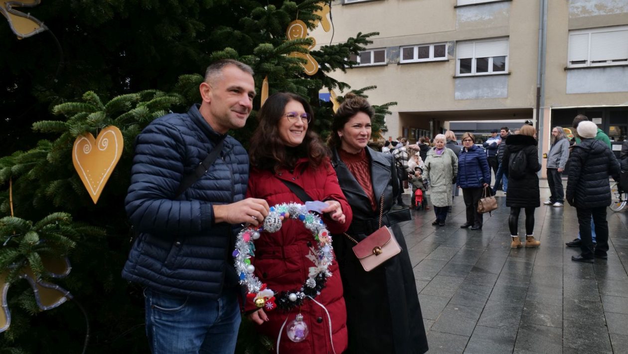 Ukras, radost ponesi franjevački trg advent 2025 (49)