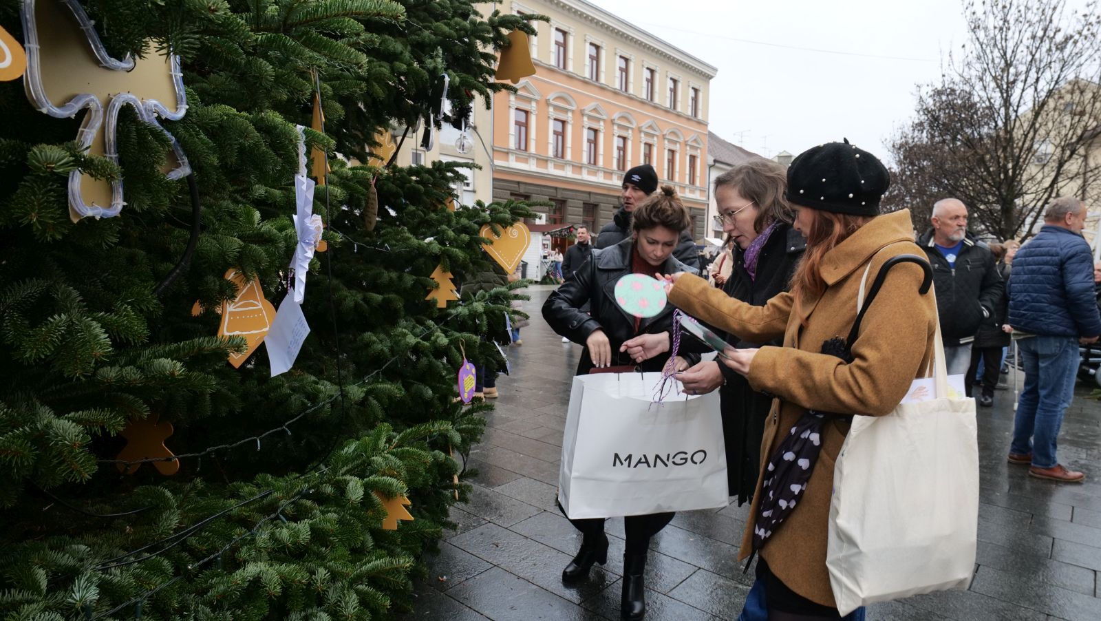 Ukras, radost ponesi franjevački trg advent 2025 (8)