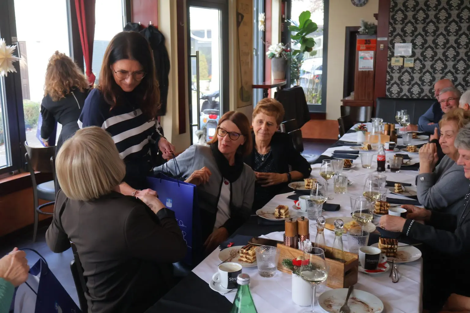 Umirovljeni djelatnici Gradska uprava (7) Umirovljeni djelatnici Gradska uprava (7)