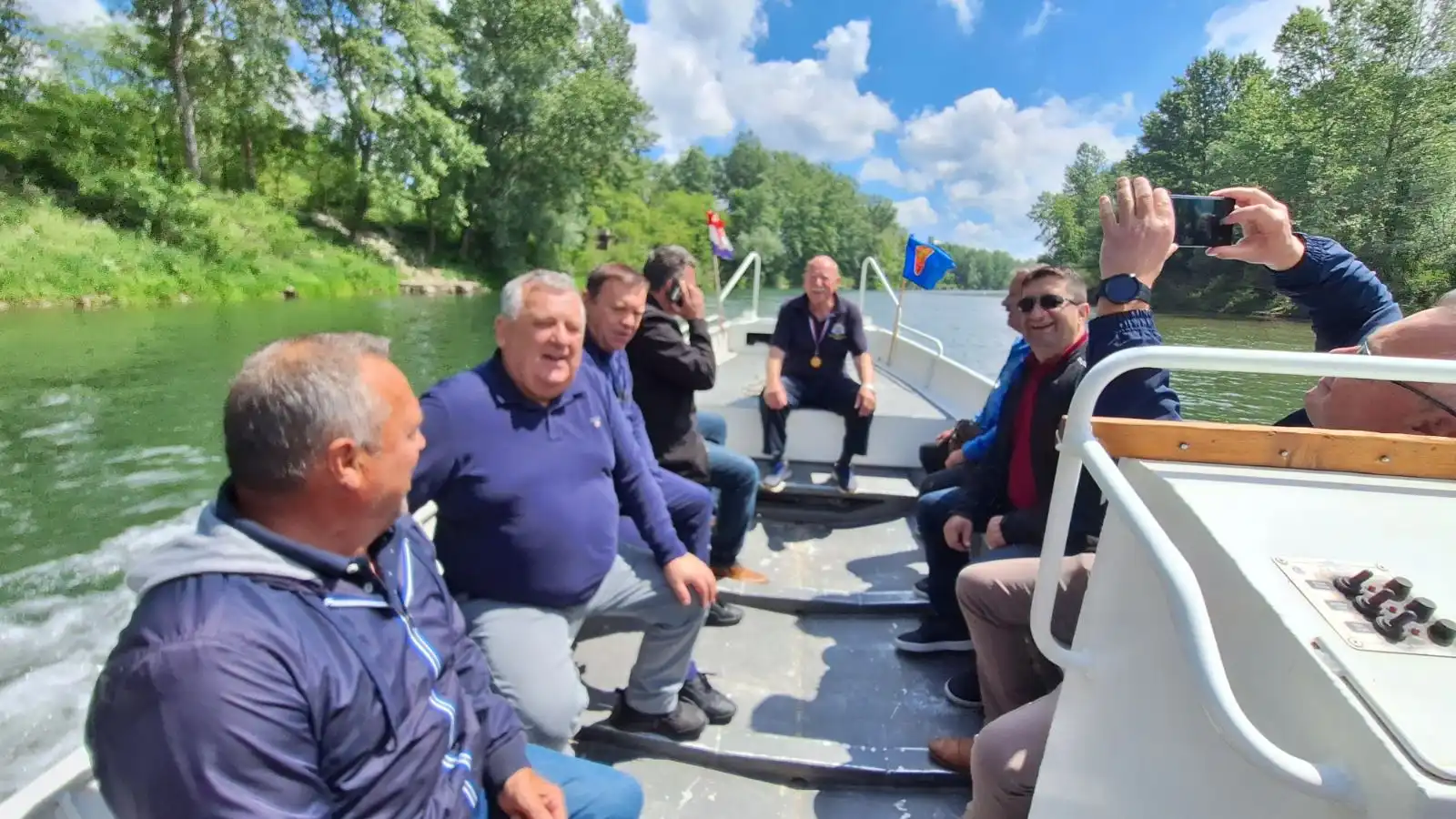 Umirovljeni policajci (10) Umirovljeni policajci (10)