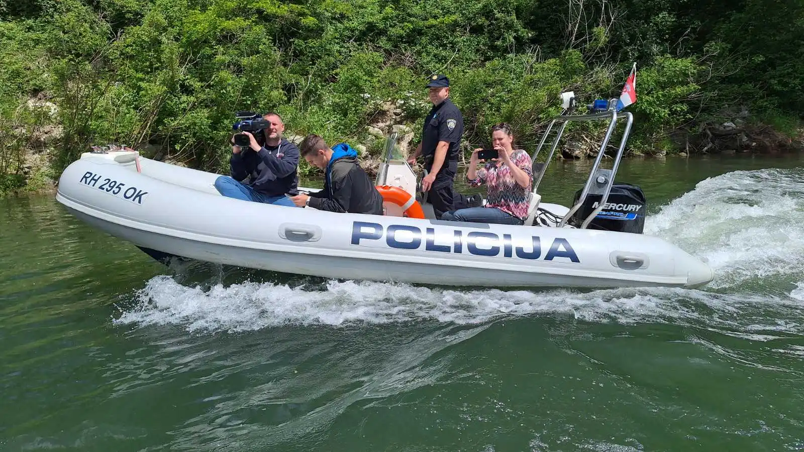 Umirovljeni policajci (6) Umirovljeni policajci (6)