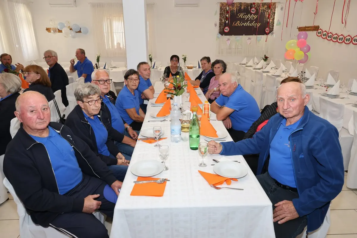 Umirovljenici Međimurja pokazali sportski duh na 23. sportskim igrama (3) Umirovljenici Međimurja pokazali sportski duh na 23. sportskim igrama (3)