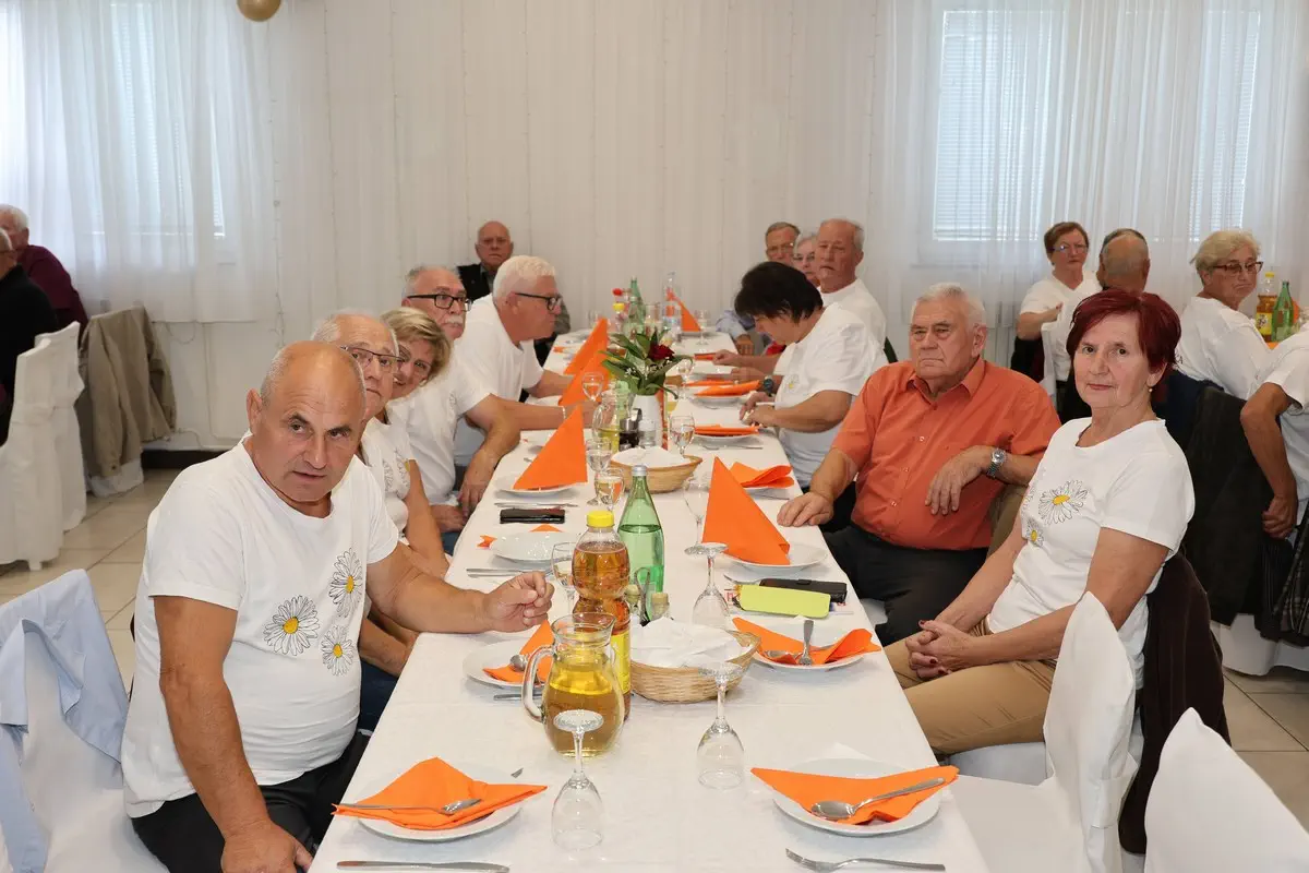 Umirovljenici Međimurja pokazali sportski duh na 23. sportskim igrama (8) Umirovljenici Međimurja pokazali sportski duh na 23. sportskim igrama (8)