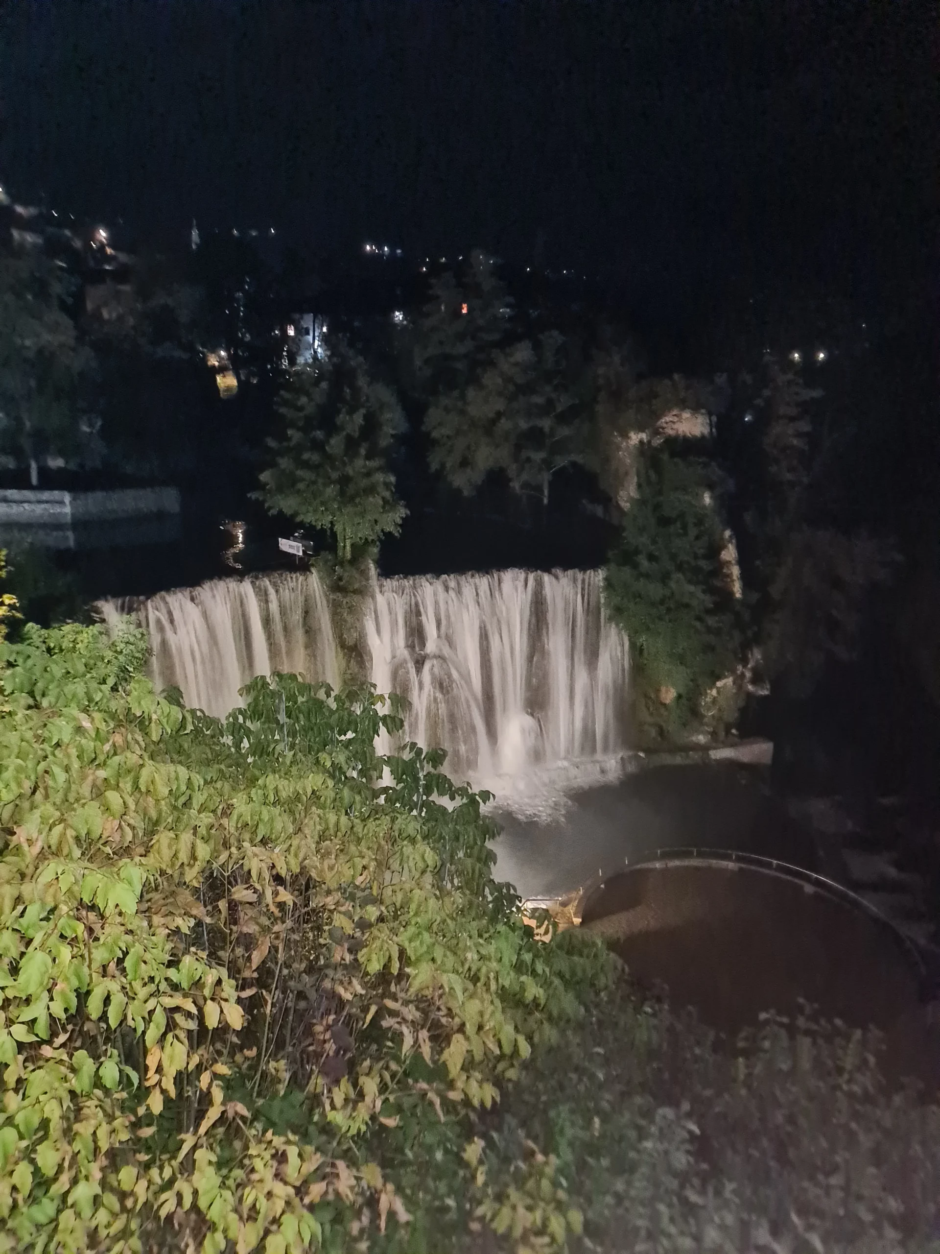 Umirovljenici Svetog Jurja na Bregu posjetili Sarajevo (4) Umirovljenici Svetog Jurja na Bregu posjetili Sarajevo (4)