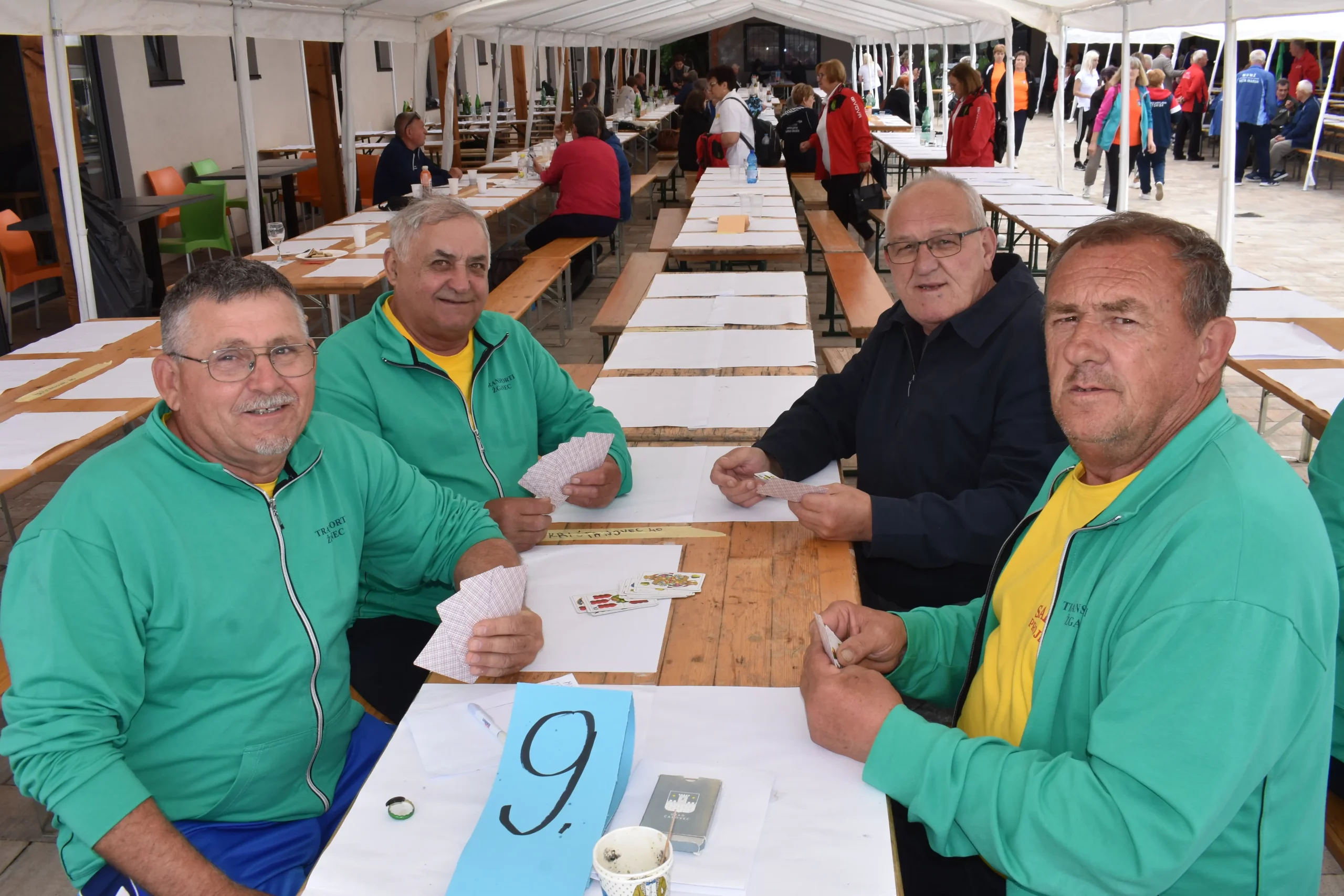 Umirovljenici na tradicionalnim sportskim igrama u Gornjem Mihaljevcu 2024 (5) Umirovljenici na tradicionalnim sportskim igrama u Gornjem Mihaljevcu 2024 (5)