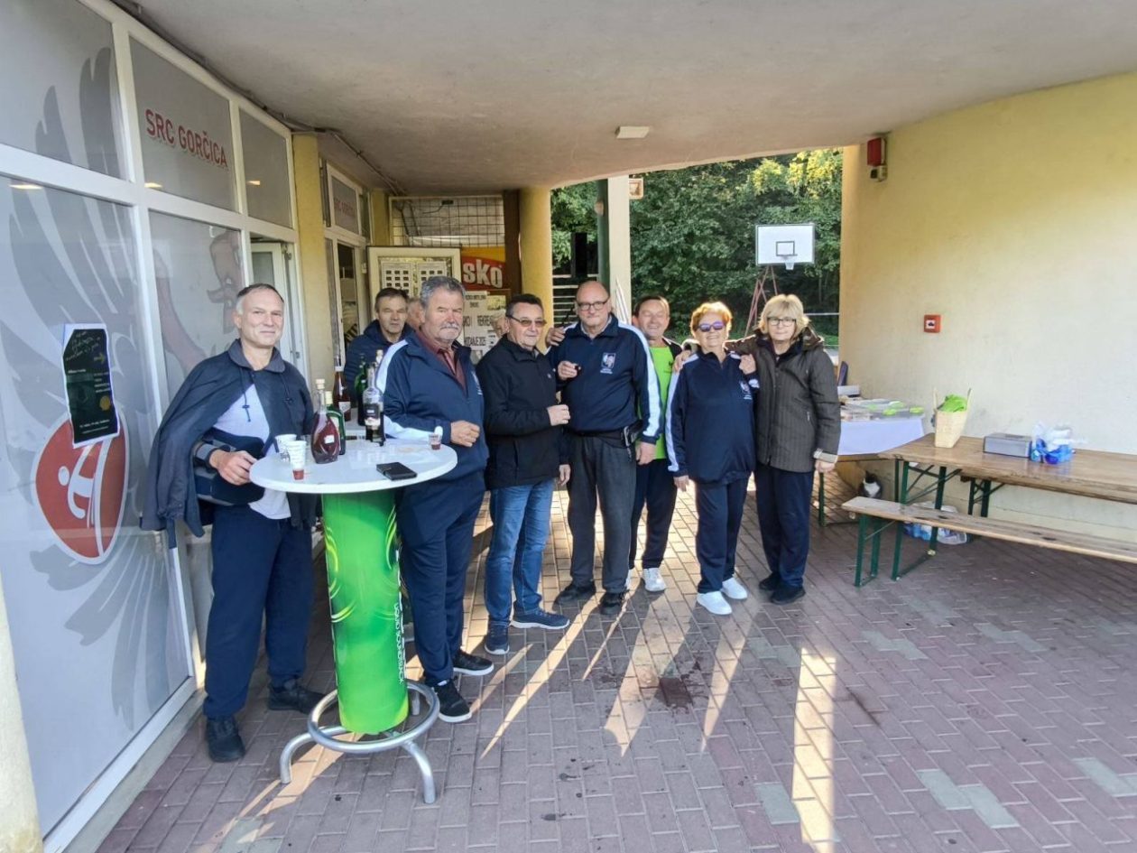 Umirovljenici pokazali kondiciju – 140 sudionika na nordijskom hodanju kroz Šenkovec i Knezovec (14) Umirovljenici pokazali kondiciju – 140 sudionika na nordijskom hodanju kroz Šenkovec i Knezovec (14)