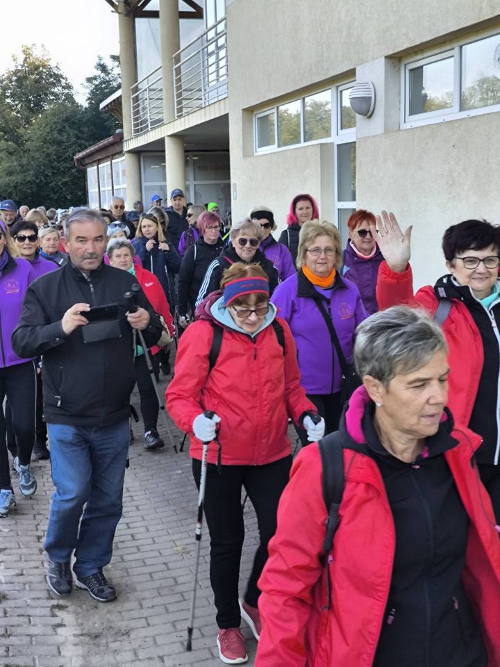 Umirovljenici pokazali kondiciju – 140 sudionika na nordijskom hodanju kroz Šenkovec i Knezovec (7)