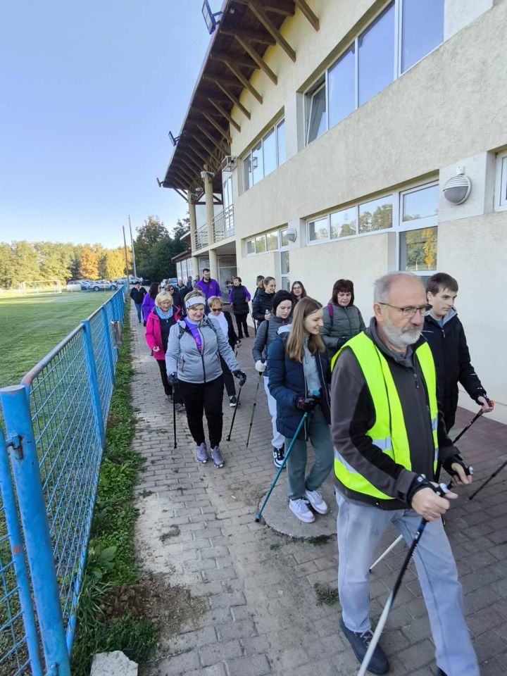 Umirovljenici pokazali kondiciju – 140 sudionika na nordijskom hodanju kroz Šenkovec i Knezovec (9)