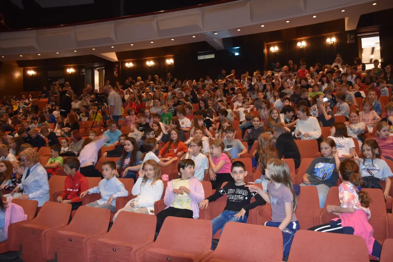 Umjetnička škola, Edukativni program (2)