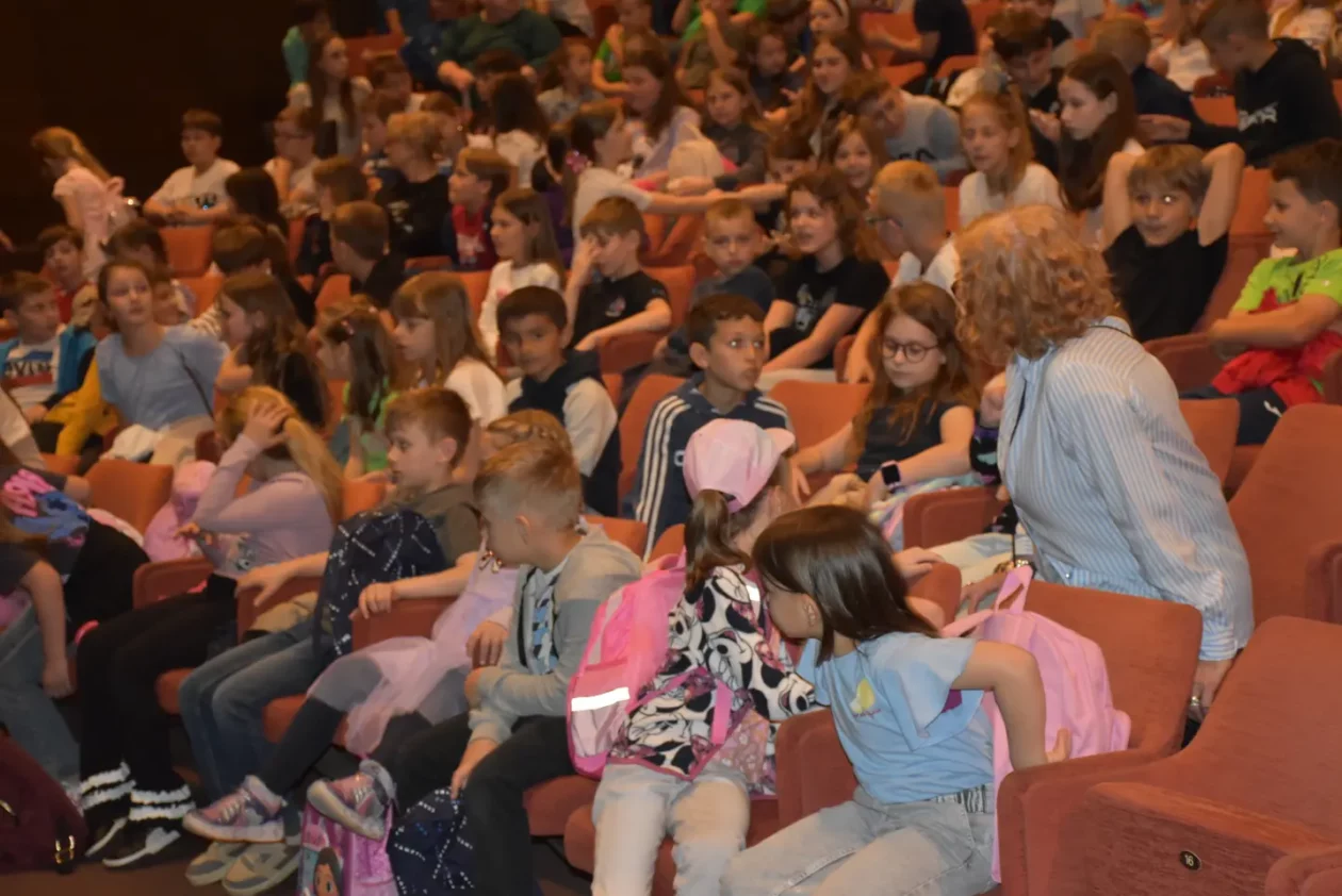 Umjetnička škola, Edukativni program (3)