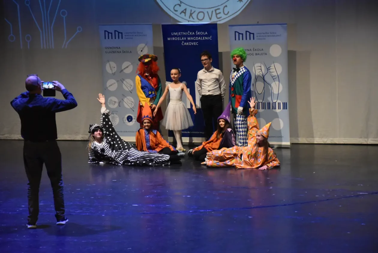 Umjetnička škola, Edukativni program (32)