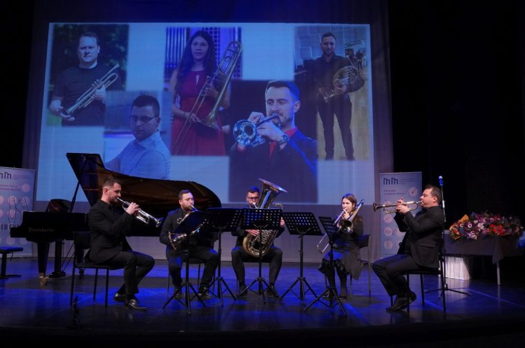 Umjetnička škola Miroslav Magdalenić Čakovec obljetnica koncert (80) Umjetnička škola Miroslav Magdalenić Čakovec obljetnica koncert (80)