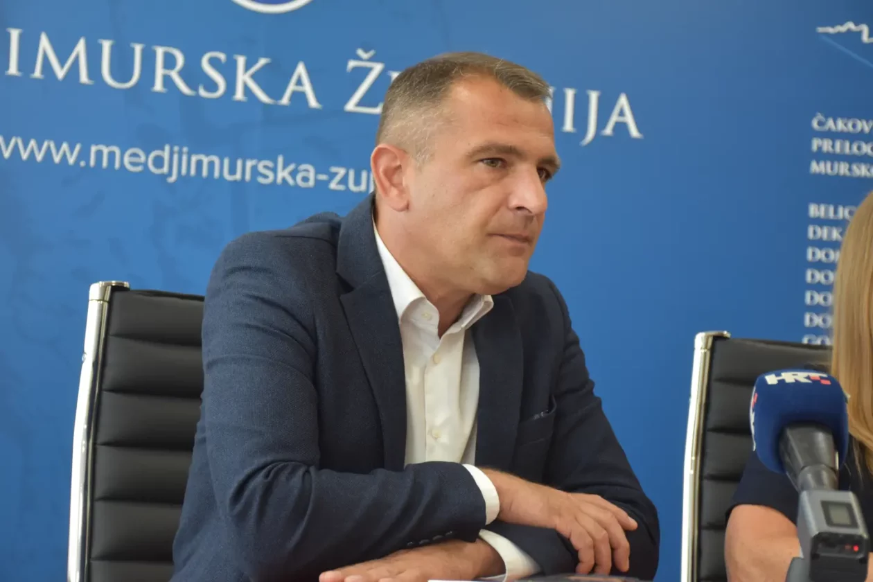 Upisi u srednje škole, Matija Posavec, Nives Kolarić Strah (8) Upisi u srednje škole, Matija Posavec, Nives Kolarić Strah (8)