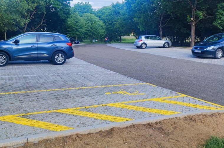 Uređeno parkiralište kod željezničke postaje Buzovec (1)