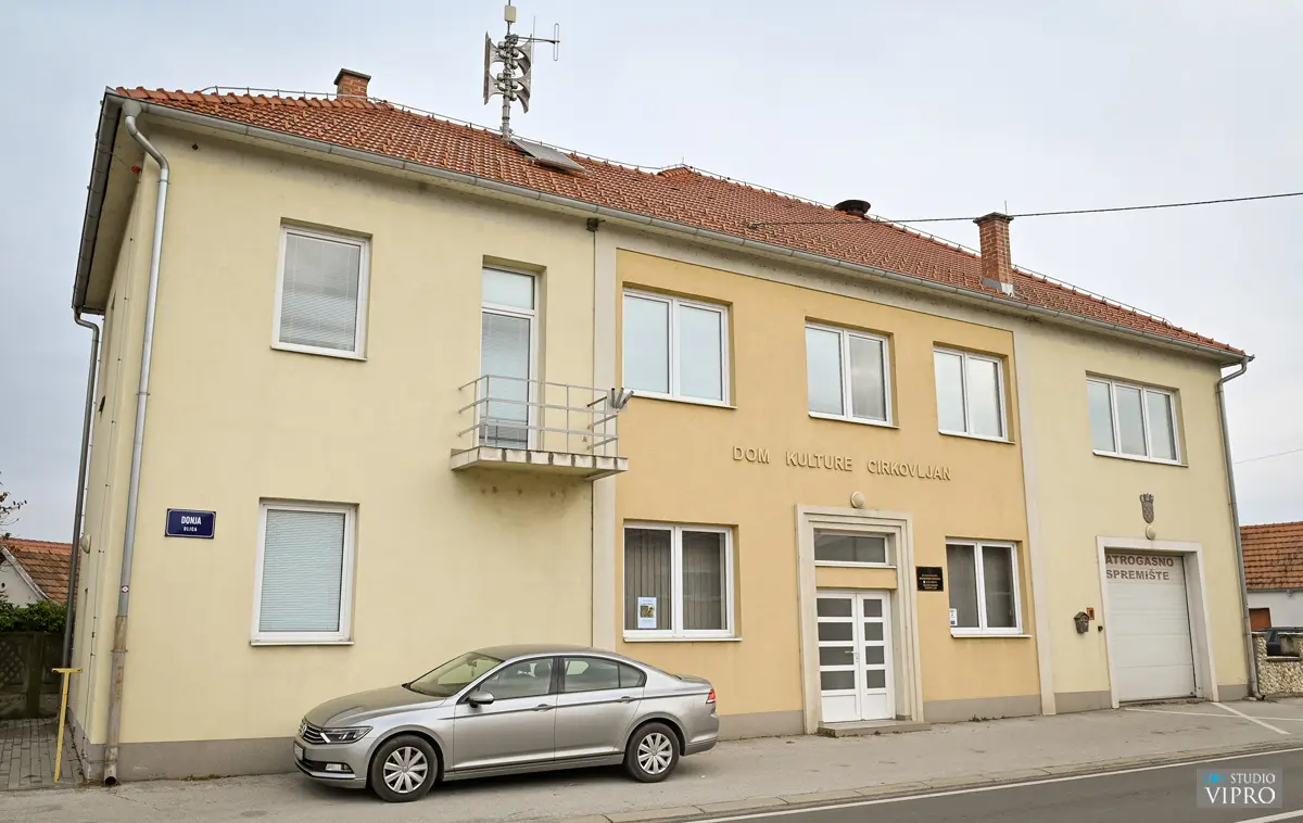 Uz nastup Vlatka Štampara otvoren obnovljeni Dom kulture u Cirkovljanu (4)