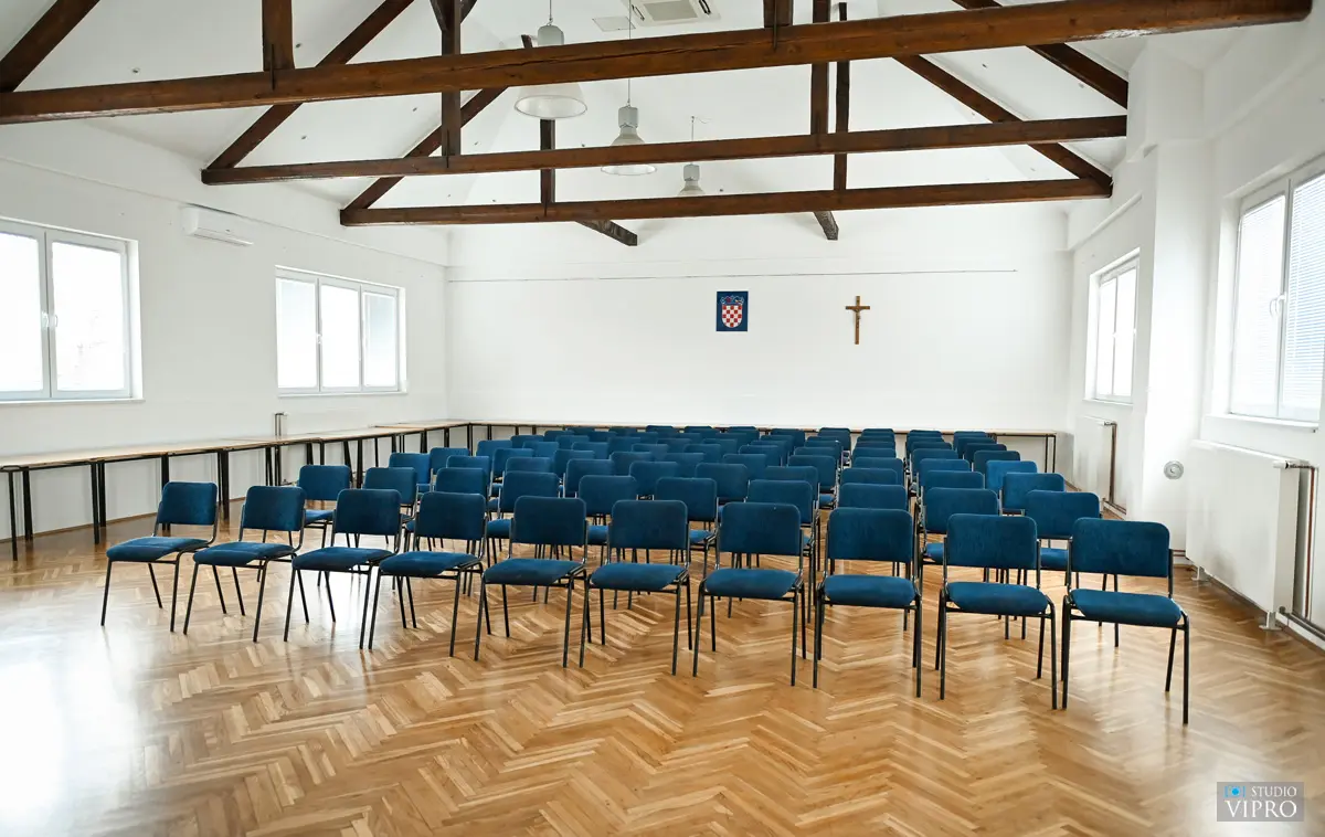 Uz nastup Vlatka Štampara otvoren obnovljeni Dom kulture u Cirkovljanu (5)