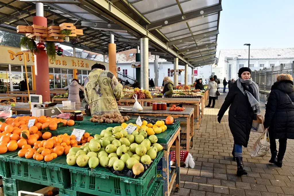 VARAŽDINSKI PLAC (2)