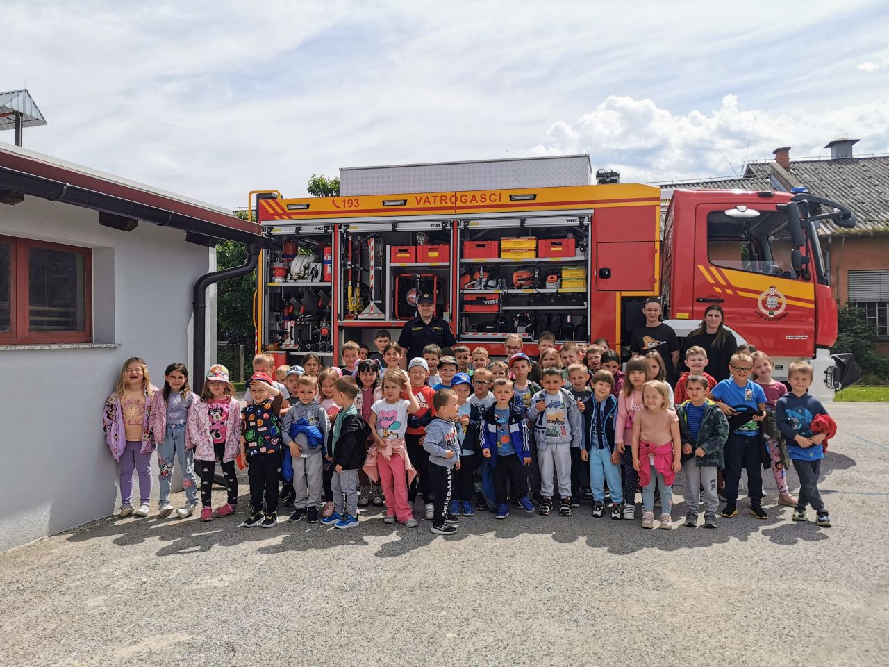 VATROGASNA AVANUTRA Kotoripski vrtićarci upoznali opremu i navalno vozilo (4)