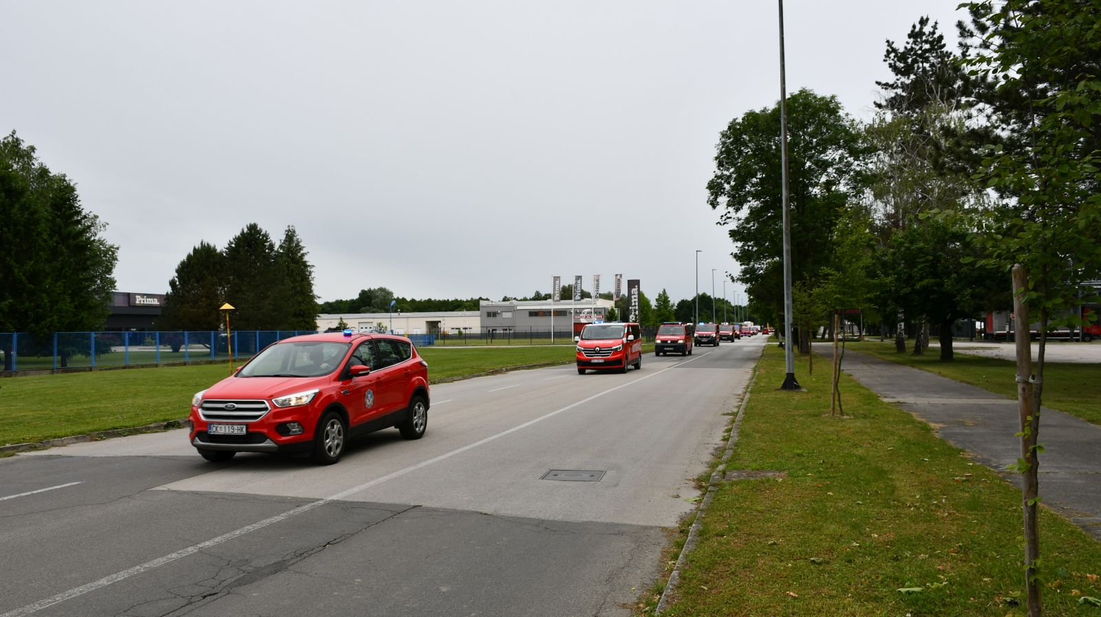 VATROGASNI DEFILE Ulicama Čakovca odjekuju sirene – vatrogasci u mimohodu (1) VATROGASNI DEFILE Ulicama Čakovca odjekuju sirene – vatrogasci u mimohodu (1)