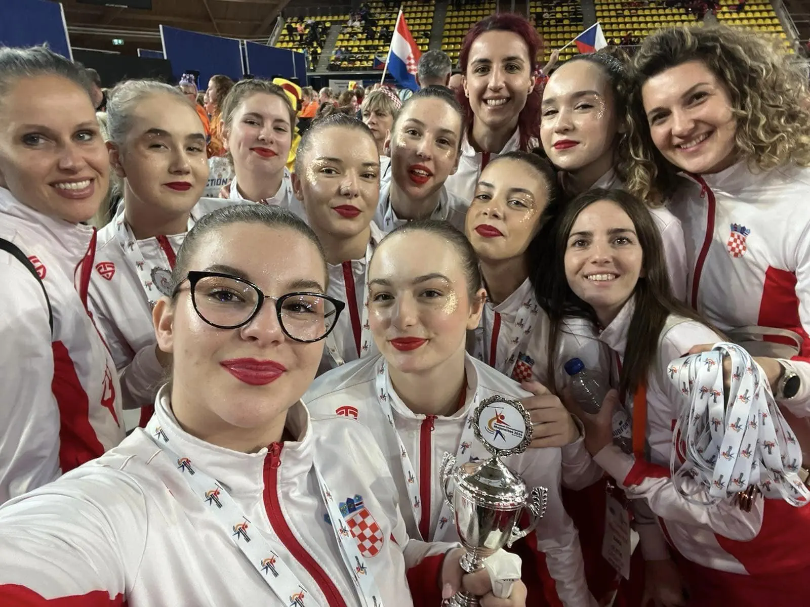 VELIKI PONOS Čakovečke Mažoretkinje Osvojile Europsko Srebro i Tri Bronce u Eindhovenu (13) VELIKI PONOS Čakovečke Mažoretkinje Osvojile Europsko Srebro i Tri Bronce u Eindhovenu (13)