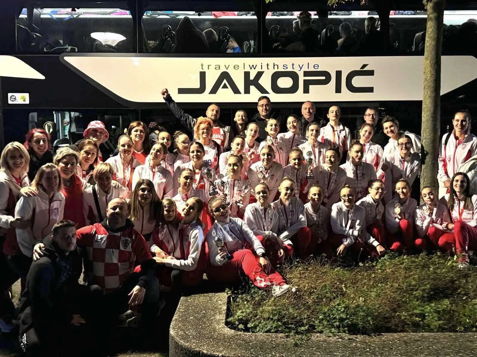 VELIKI PONOS Čakovečke Mažoretkinje Osvojile Europsko Srebro i Tri Bronce u Eindhovenu (14) VELIKI PONOS Čakovečke Mažoretkinje Osvojile Europsko Srebro i Tri Bronce u Eindhovenu (14)