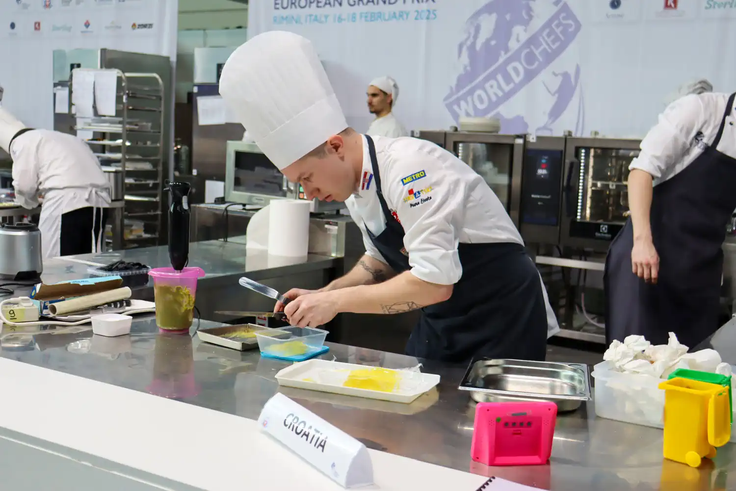 VELIKI PONOS Međimurski chefovi briljirali u Italiji Amos i Mladen donijeli srebro! (8)