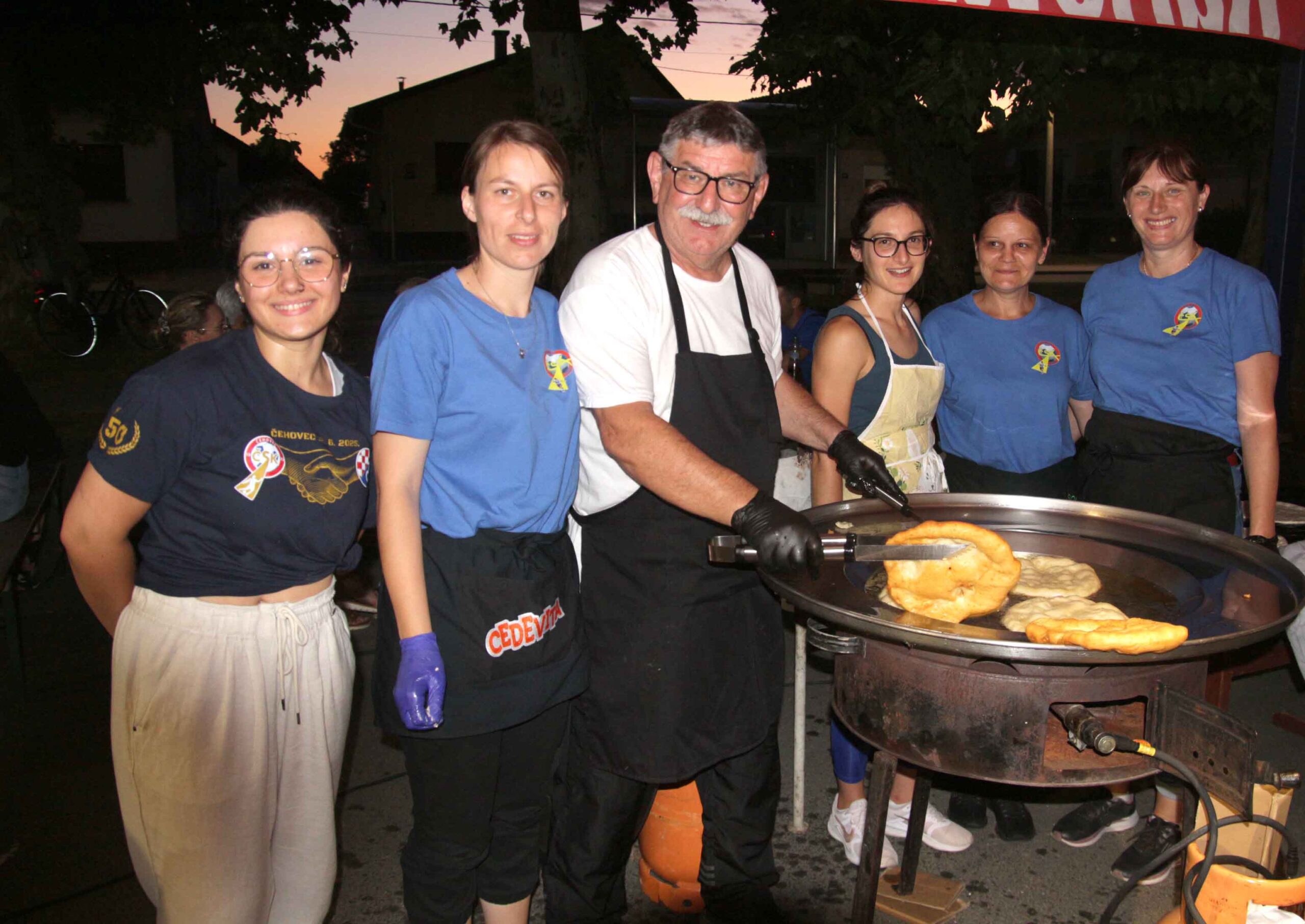 VELIKI TURNIR Atmosfera na 3. Čovec KUP-u podsjetila na prava malonogometna vremena (1)