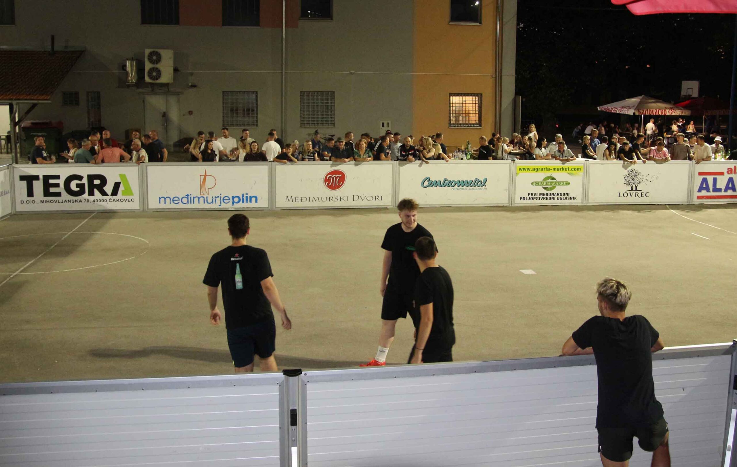 VELIKI TURNIR Atmosfera na 3. Čovec KUP-u podsjetila na prava malonogometna vremena (11)