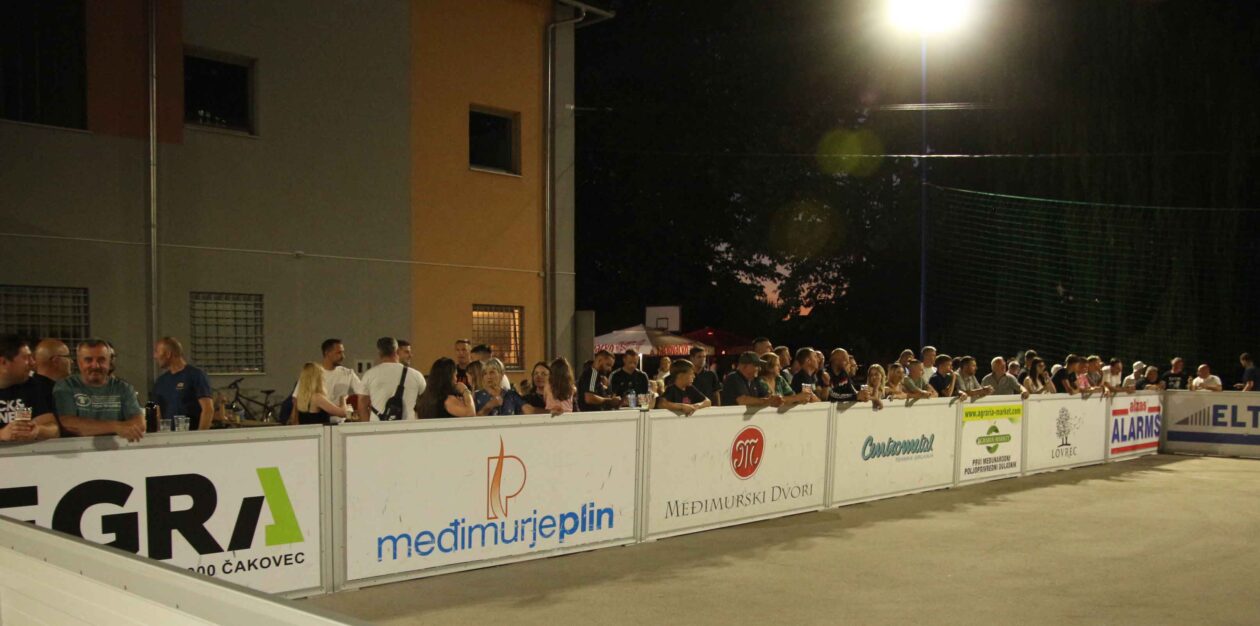 VELIKI TURNIR Atmosfera na 3. Čovec KUP-u podsjetila na prava malonogometna vremena (13)