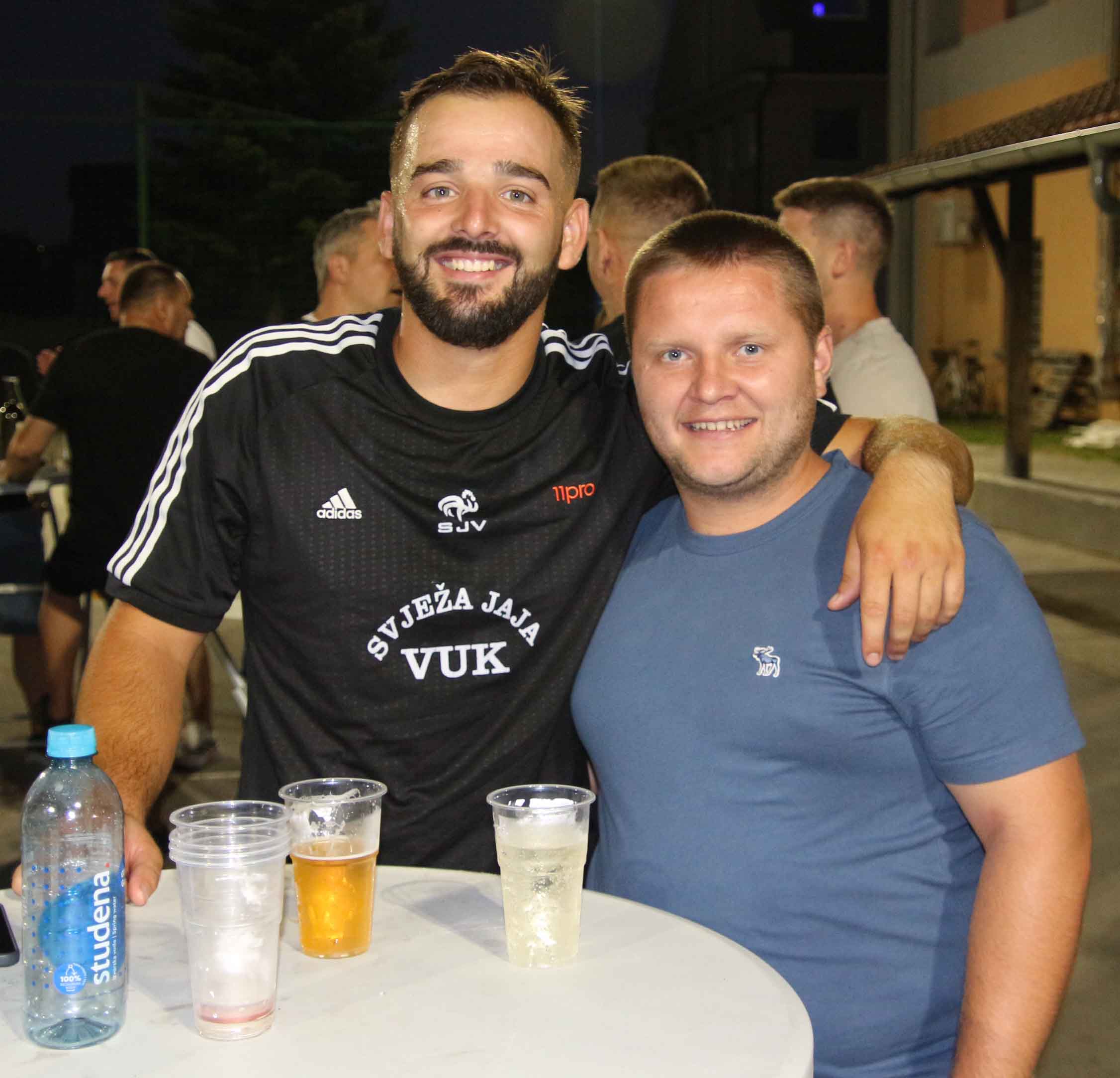 VELIKI TURNIR Atmosfera na 3. Čovec KUP-u podsjetila na prava malonogometna vremena (8)