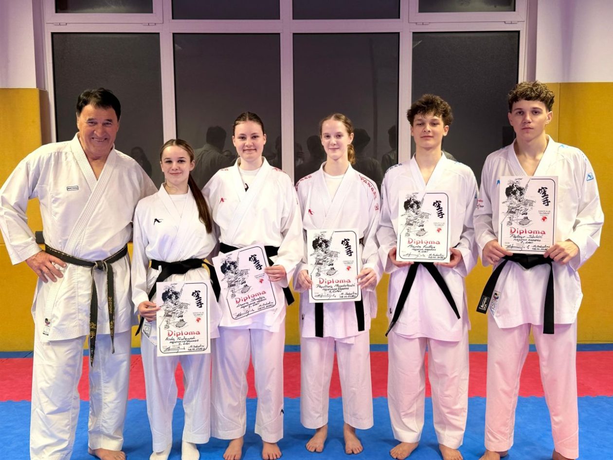 VELIKI USPJEH Čak 12 novih crnih pojaseva u KK Globus (1) VELIKI USPJEH Čak 12 novih crnih pojaseva u KK Globus (1)