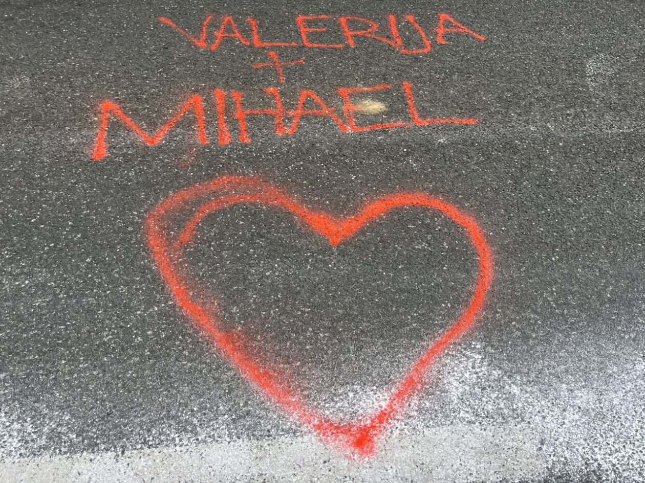 VELIKO SLAVLJE Nakon potepanja, Valerija Luthar i Mihael Medved proslavili zaruke (1)