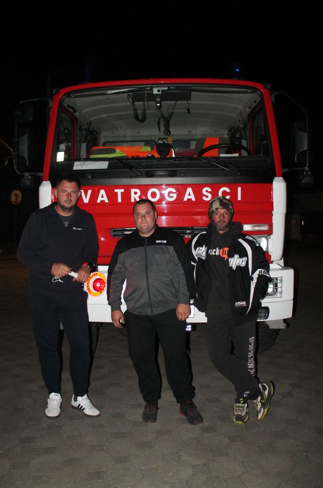 VELIKO SLAVLJE U GARDINOVCU Emotivni doček vatrogasaca nakon sjajnog nastupa u Novalji! (2)