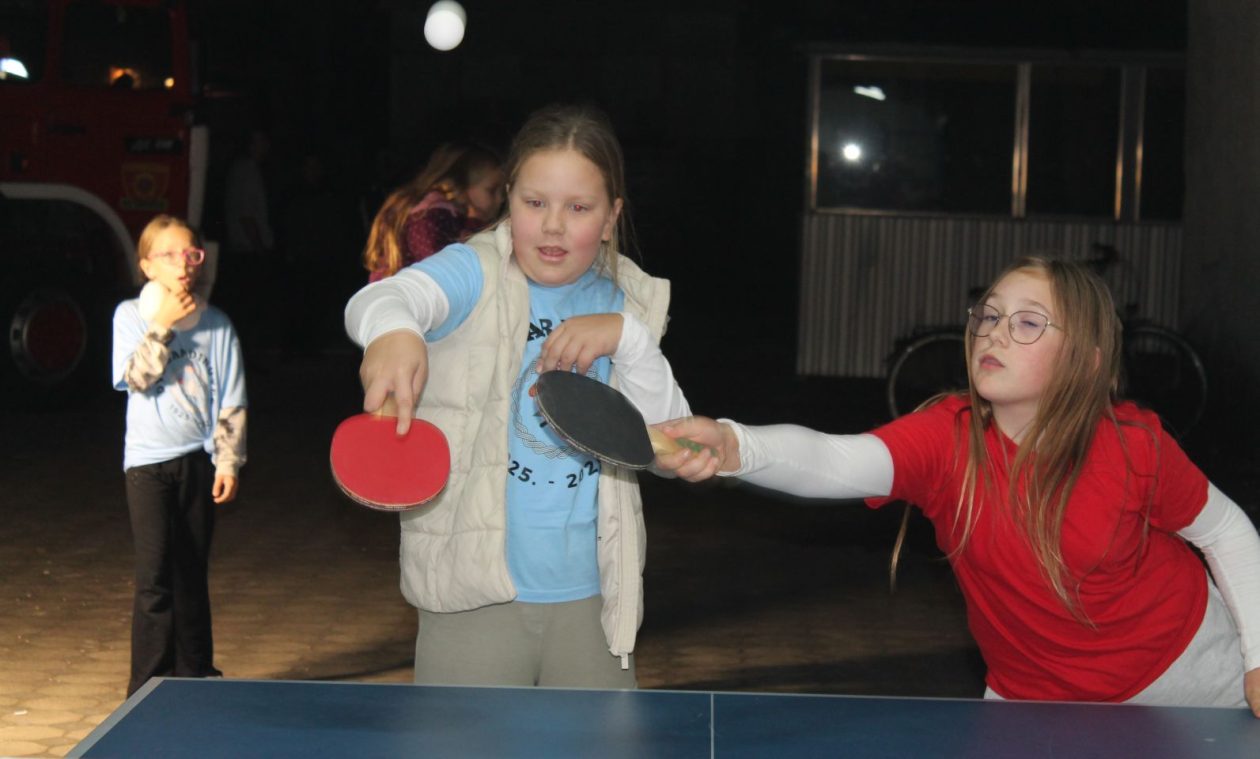 VELIKO SLAVLJE U GARDINOVCU Emotivni doček vatrogasaca nakon sjajnog nastupa u Novalji! (3) VELIKO SLAVLJE U GARDINOVCU Emotivni doček vatrogasaca nakon sjajnog nastupa u Novalji! (3)