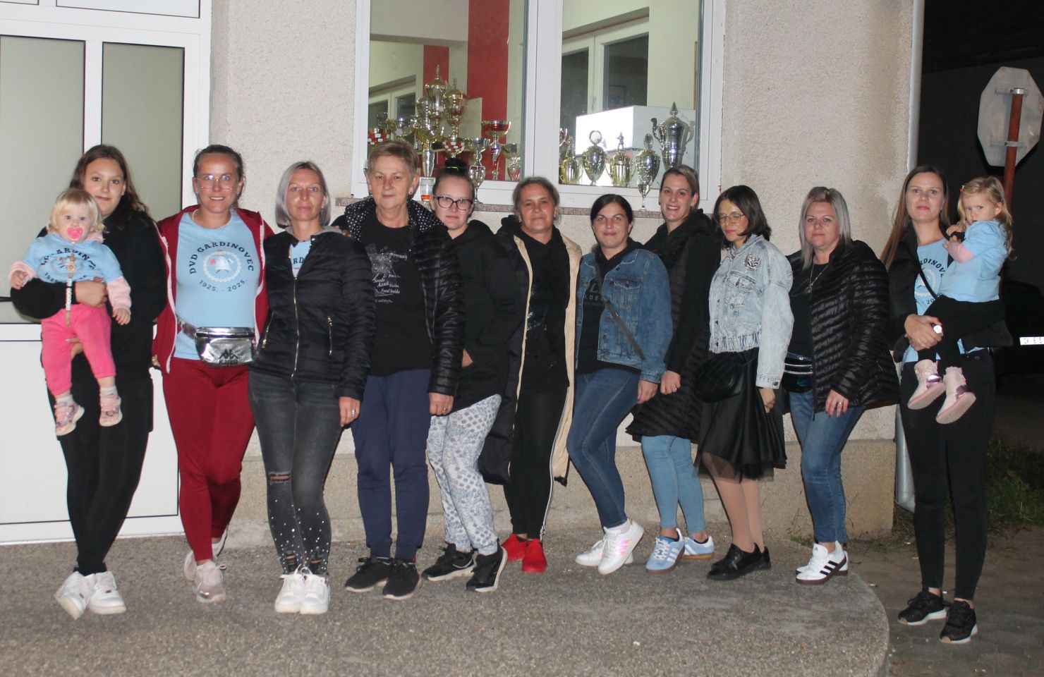 VELIKO SLAVLJE U GARDINOVCU Emotivni doček vatrogasaca nakon sjajnog nastupa u Novalji! (7)