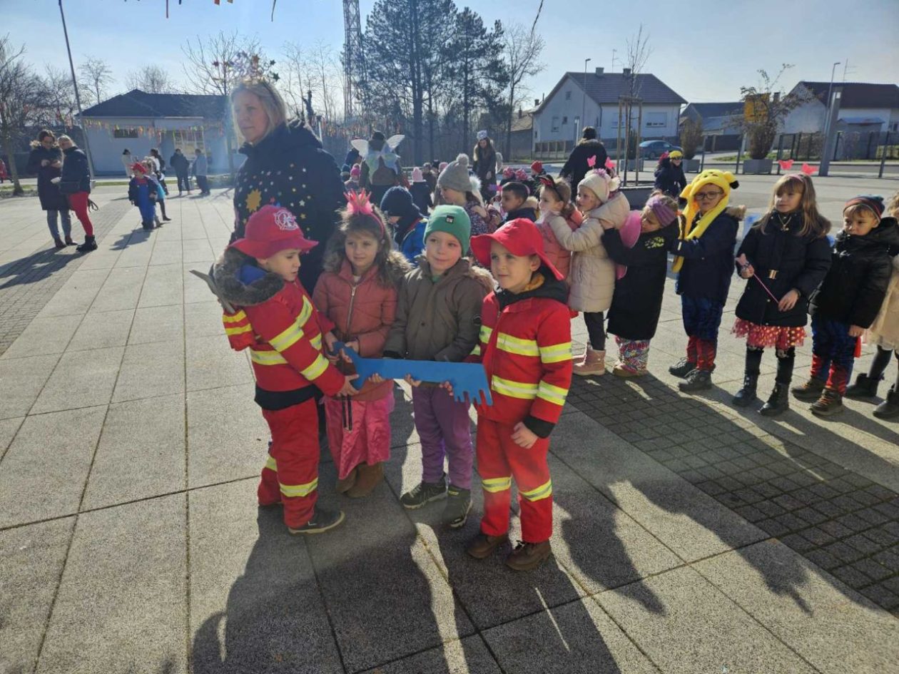 VESELA TRADICIJA Djeca vratila vlast načelniku Škvorcu (12)