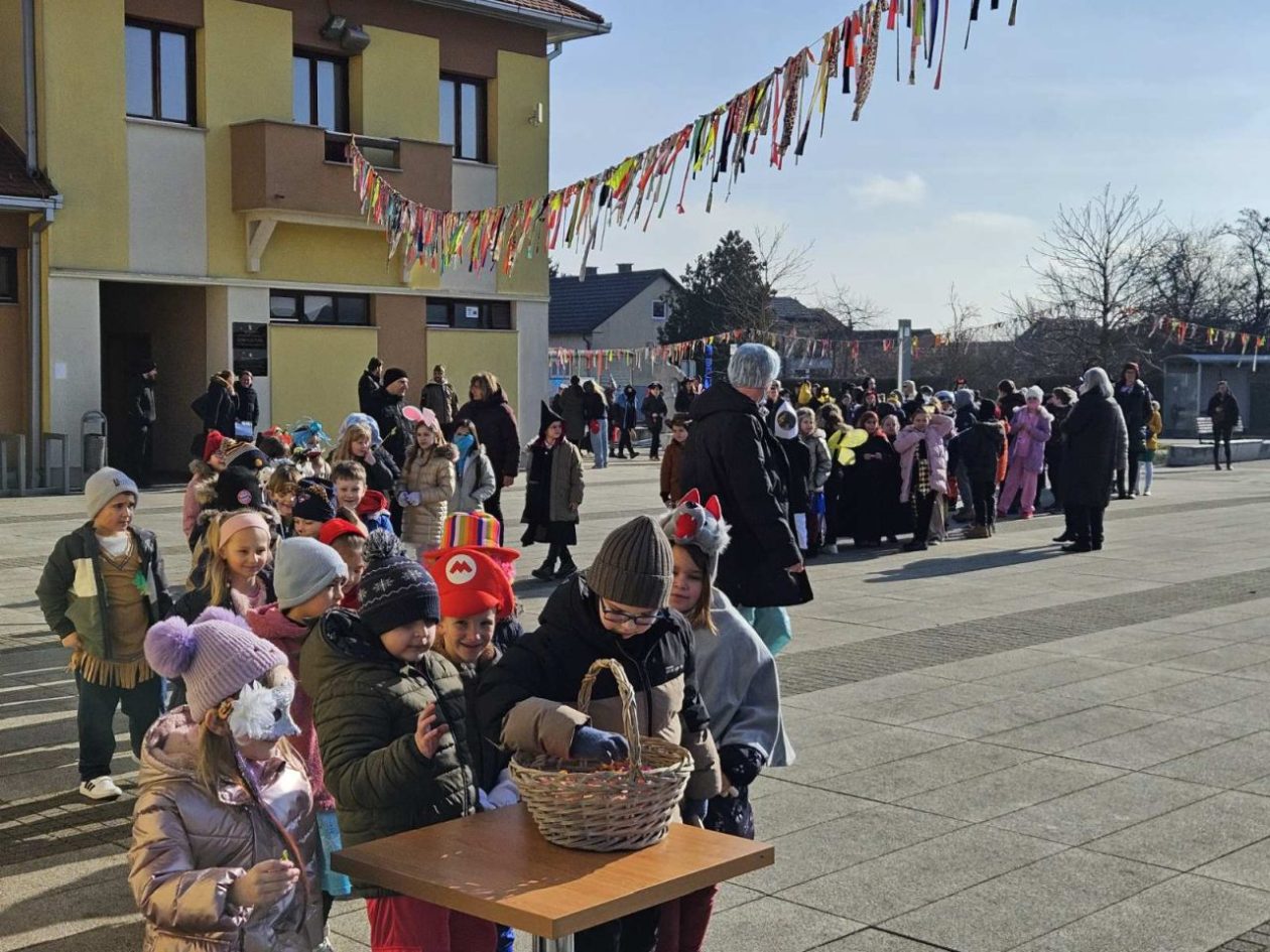 VESELA TRADICIJA Djeca vratila vlast načelniku Škvorcu (14)