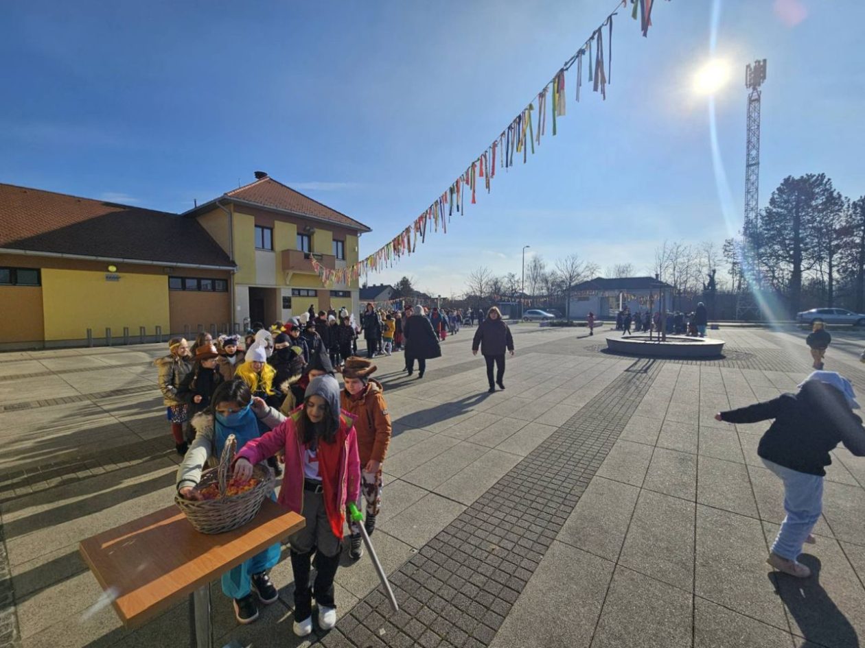 VESELA TRADICIJA Djeca vratila vlast načelniku Škvorcu (3)