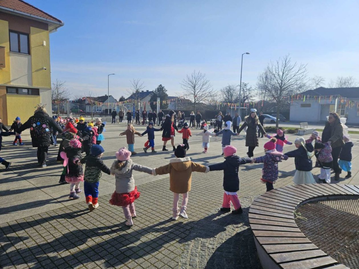 VESELA TRADICIJA Djeca vratila vlast načelniku Škvorcu (6)