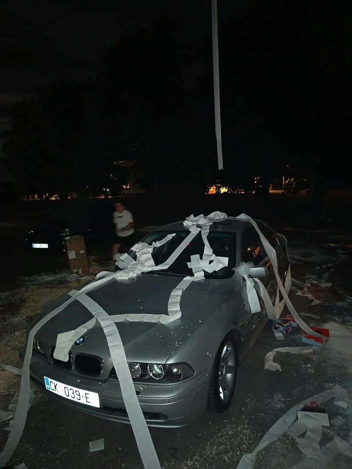 VESELO POTEPANJE Žene se Emina Grula i Matija Varga (1) VESELO POTEPANJE Žene se Emina Grula i Matija Varga (1)