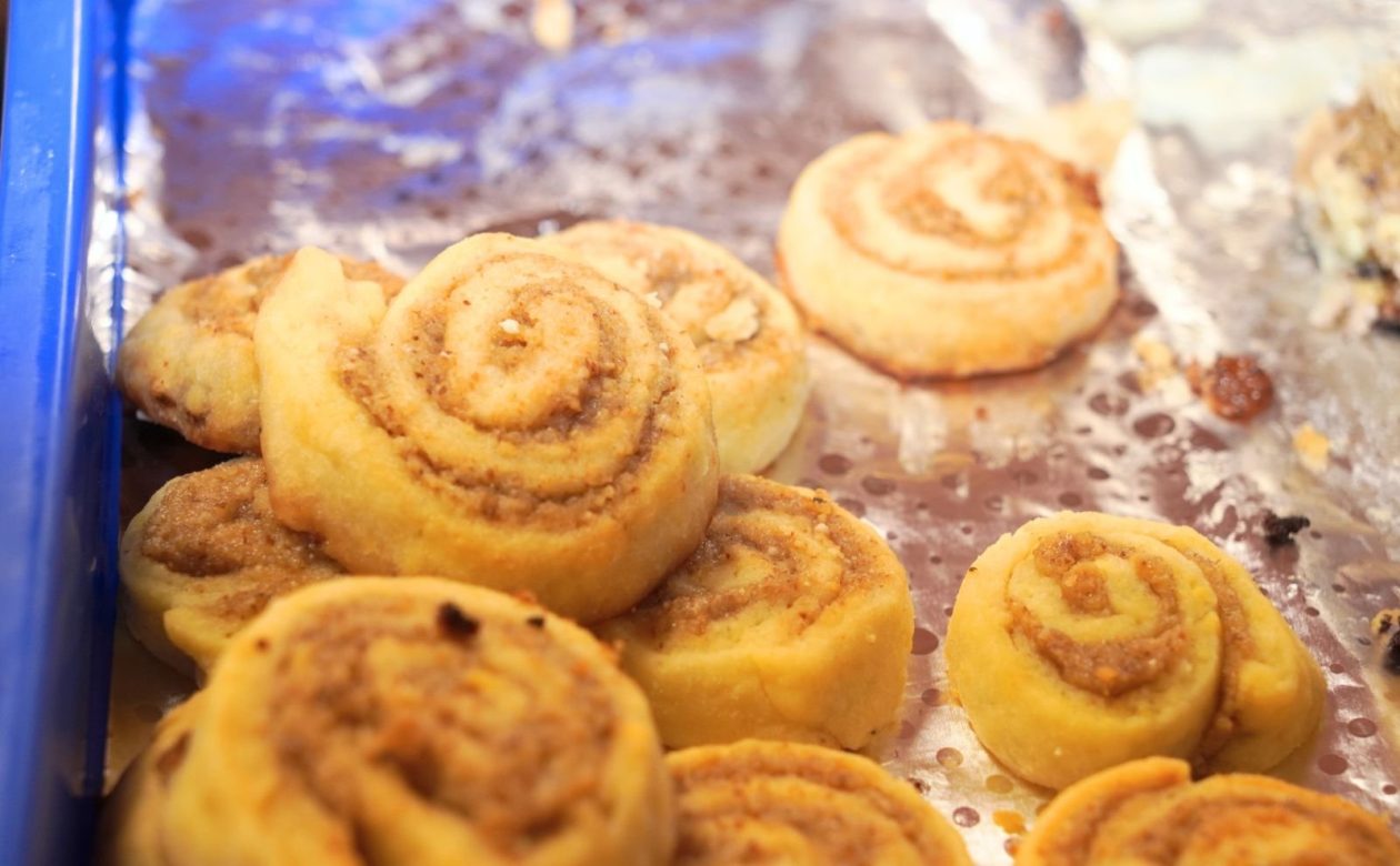 kolači Sočne ružice od oraha (3) kolači Sočne ružice od oraha (3)