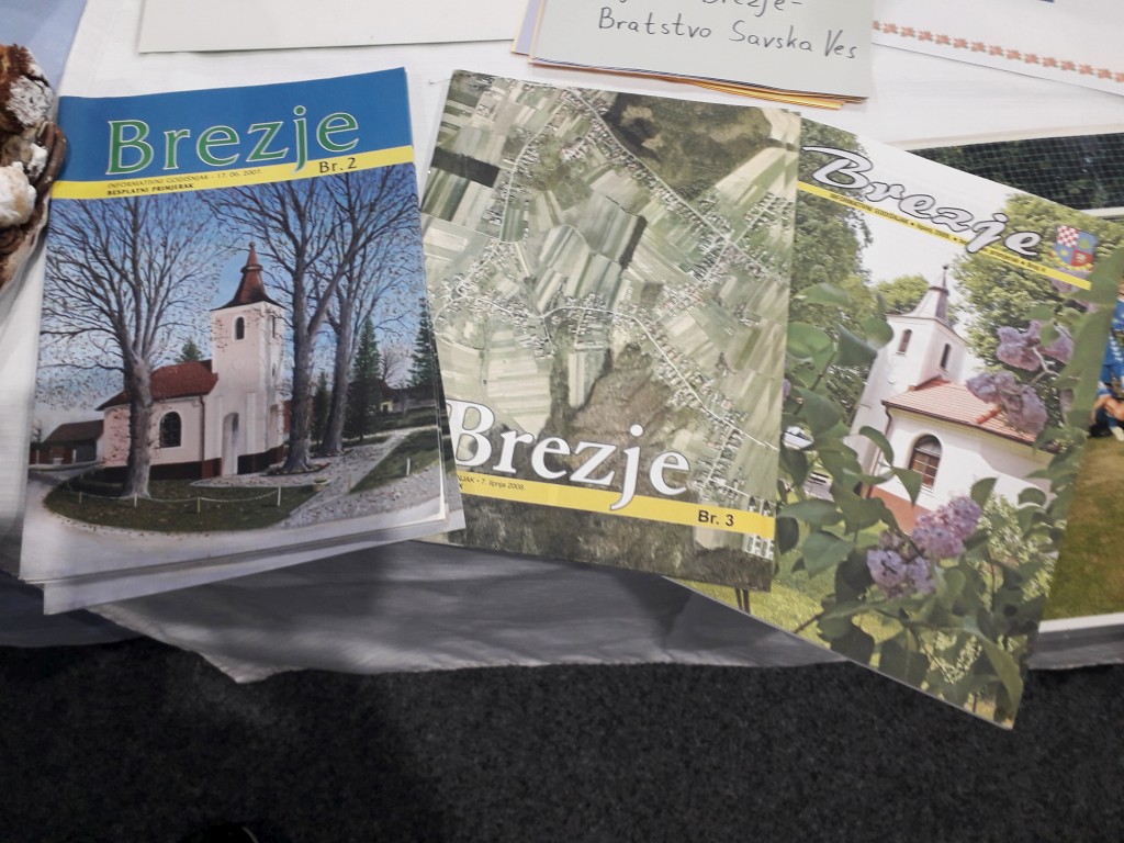 VIŠE OD NOGOMETA Veterani Hajduka Brezje pokazali snagu humanosti (2) VIŠE OD NOGOMETA Veterani Hajduka Brezje pokazali snagu humanosti (2)