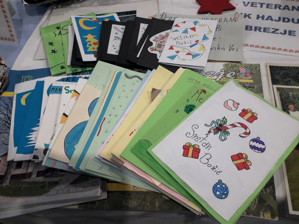 VIŠE OD NOGOMETA Veterani Hajduka Brezje pokazali snagu humanosti (6) VIŠE OD NOGOMETA Veterani Hajduka Brezje pokazali snagu humanosti (6)