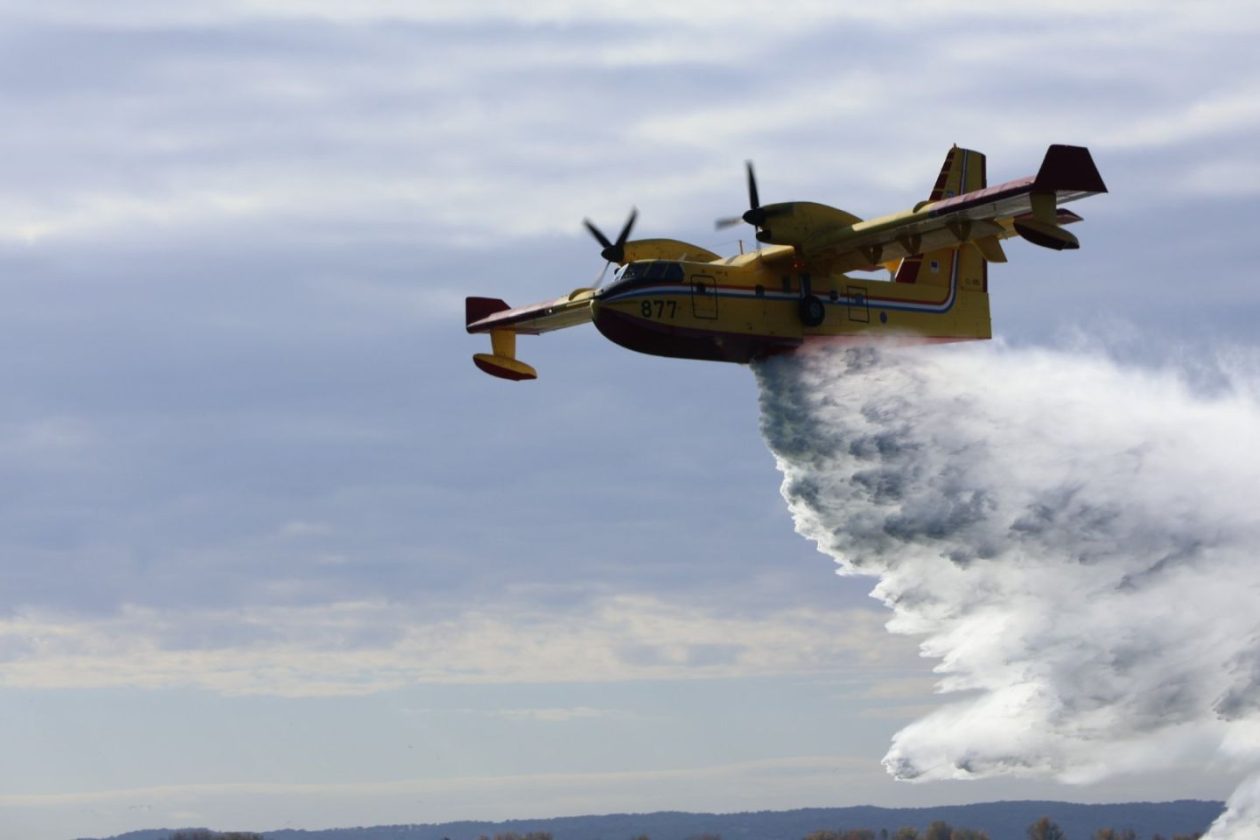 VJEŽBA SIGURNOSTI U OPOROVCU Kanader uvježbavao zahvat vode iz jezera za hitne situacije (11) VJEŽBA SIGURNOSTI U OPOROVCU Kanader uvježbavao zahvat vode iz jezera za hitne situacije (11)