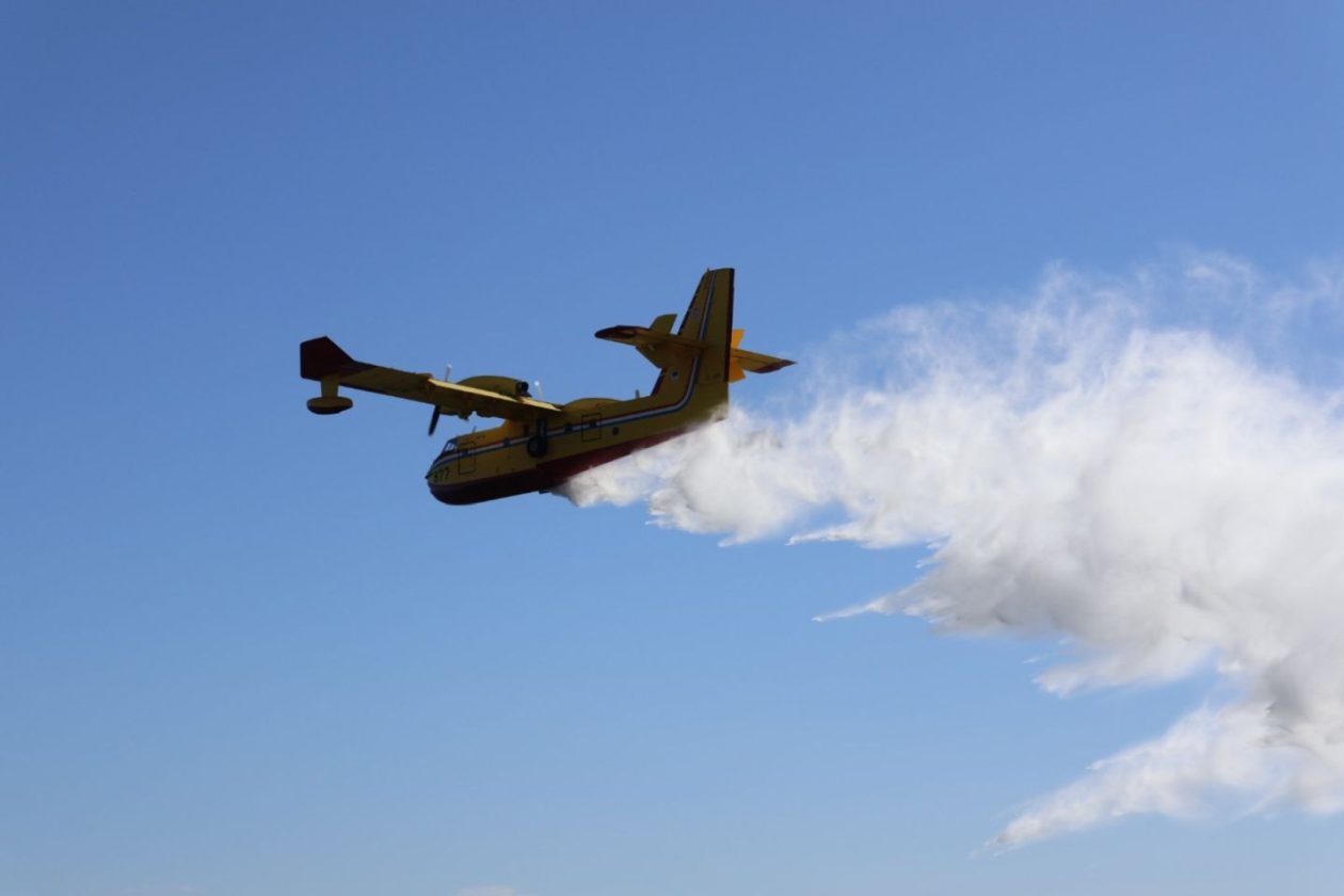 VJEŽBA SIGURNOSTI U OPOROVCU Kanader uvježbavao zahvat vode iz jezera za hitne situacije (12) VJEŽBA SIGURNOSTI U OPOROVCU Kanader uvježbavao zahvat vode iz jezera za hitne situacije (12)