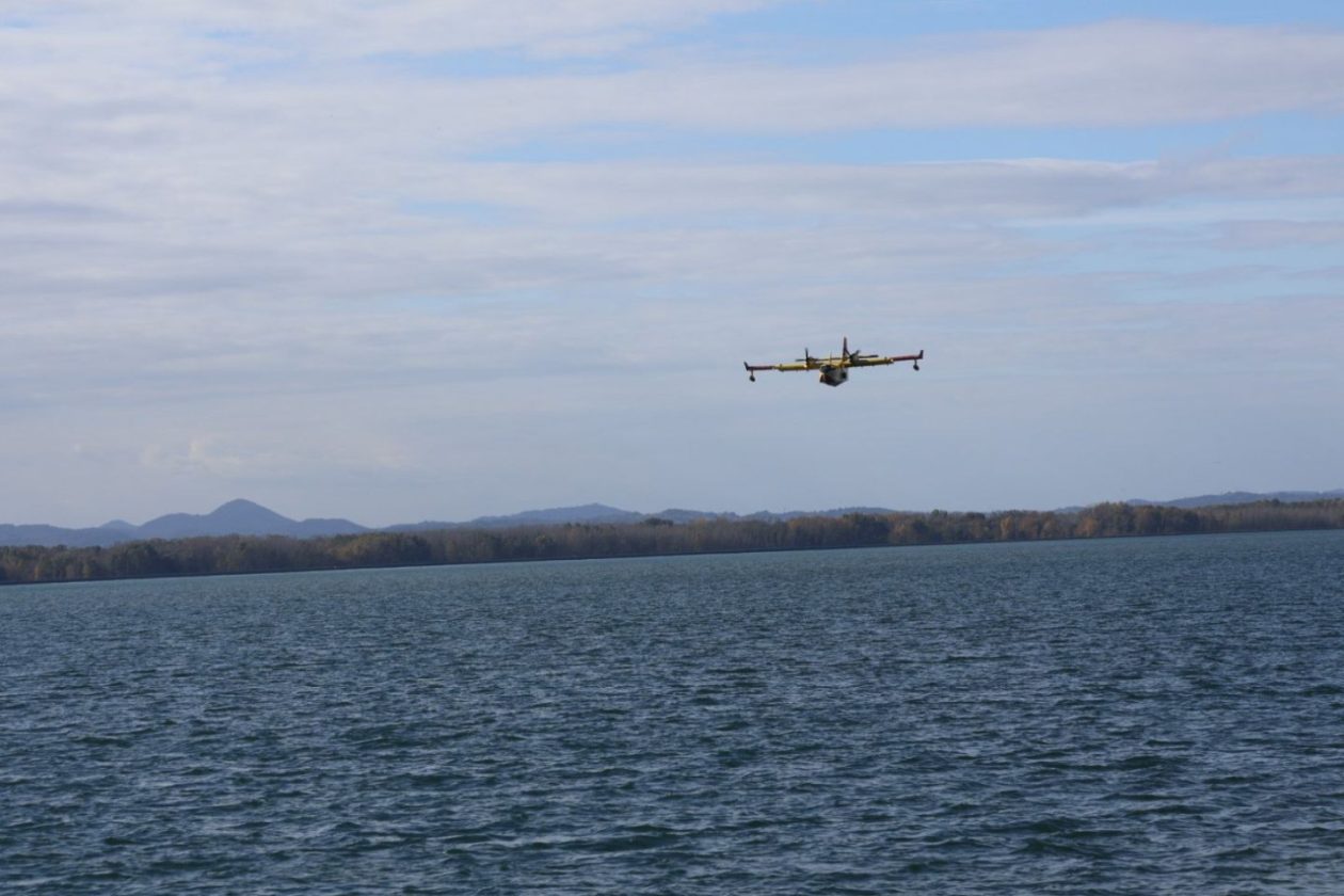 VJEŽBA SIGURNOSTI U OPOROVCU Kanader uvježbavao zahvat vode iz jezera za hitne situacije (13) VJEŽBA SIGURNOSTI U OPOROVCU Kanader uvježbavao zahvat vode iz jezera za hitne situacije (13)