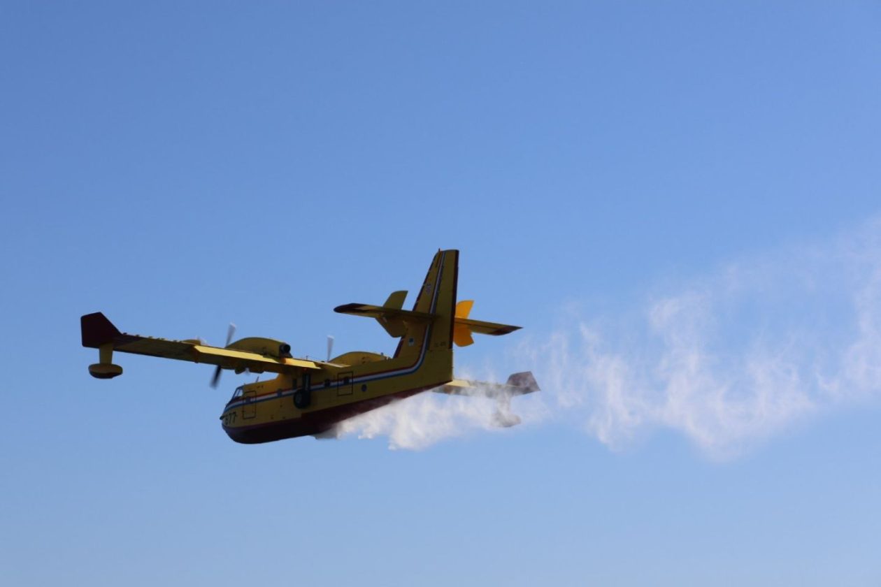 VJEŽBA SIGURNOSTI U OPOROVCU Kanader uvježbavao zahvat vode iz jezera za hitne situacije (25) VJEŽBA SIGURNOSTI U OPOROVCU Kanader uvježbavao zahvat vode iz jezera za hitne situacije (25)