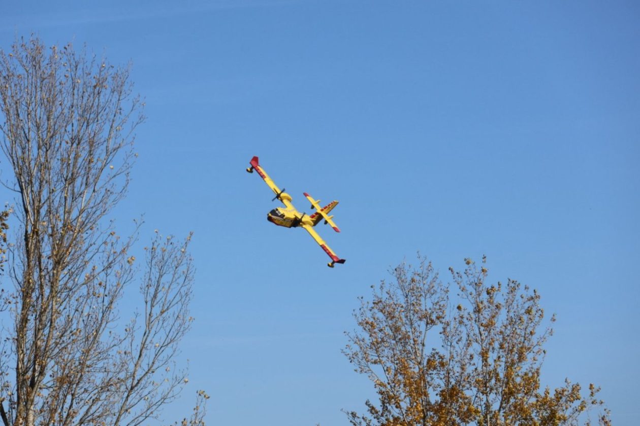 VJEŽBA SIGURNOSTI U OPOROVCU Kanader uvježbavao zahvat vode iz jezera za hitne situacije (9) VJEŽBA SIGURNOSTI U OPOROVCU Kanader uvježbavao zahvat vode iz jezera za hitne situacije (9)