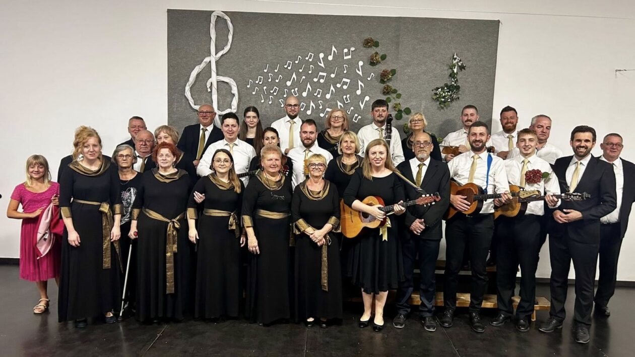 VRATIŠINEC Mješoviti pjevački zbor proslavio desetljeće rada svečanim koncertom (12)